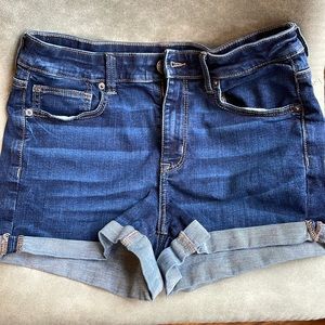 American Eagle Hi Rise Shortie shorts